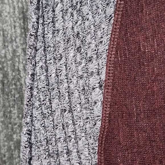 BKE BURGUNDY WAFFLE KNIT OVERSIZED BUTTON-DOWN V-NECK RAW-EDGE SHIRT - Picture 8 of 15